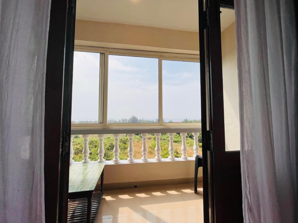 Nagas Hotel Satyavati Morjim Zewnętrze zdjęcie