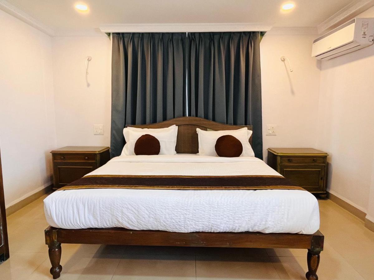 Nagas Hotel Satyavati Morjim Zewnętrze zdjęcie