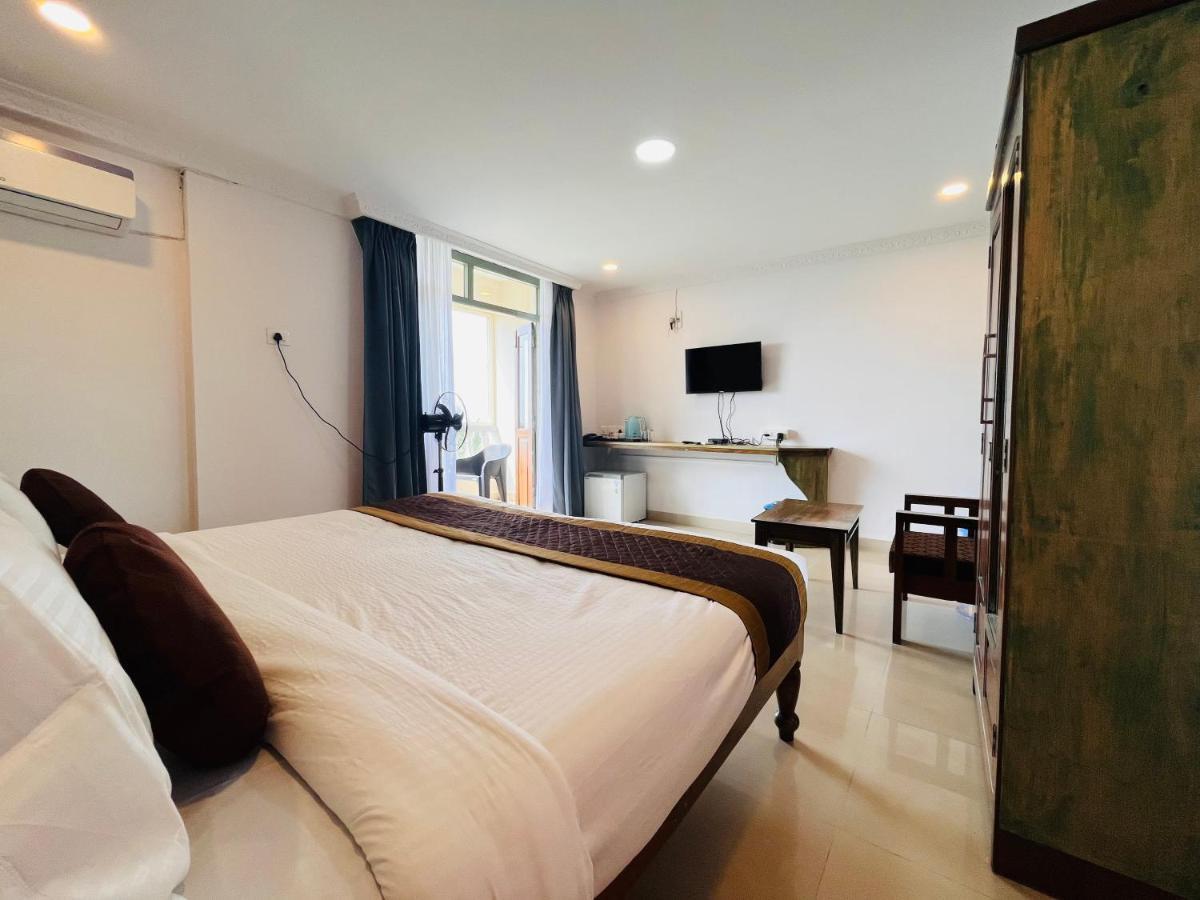 Nagas Hotel Satyavati Morjim Zewnętrze zdjęcie