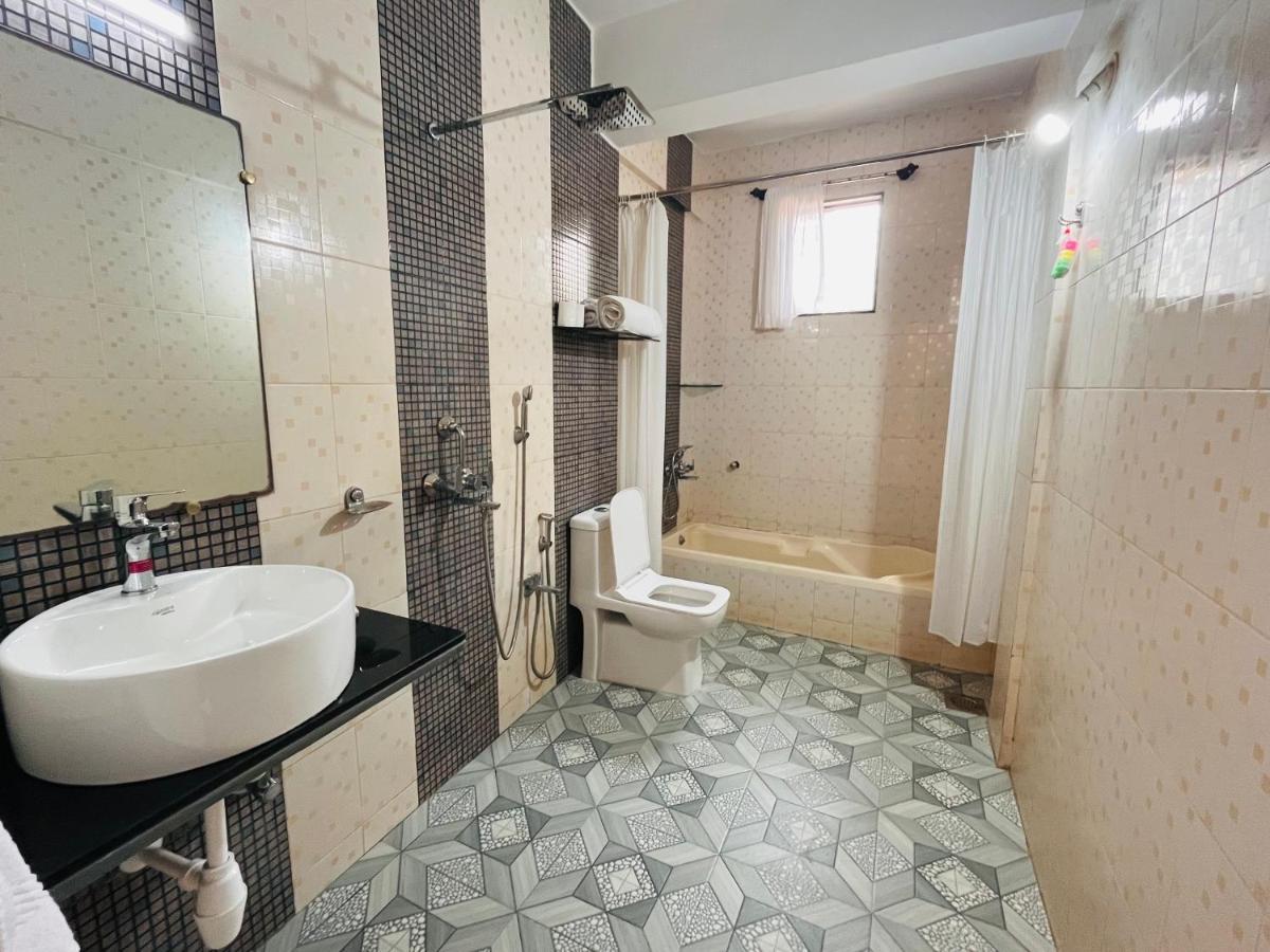 Nagas Hotel Satyavati Morjim Zewnętrze zdjęcie