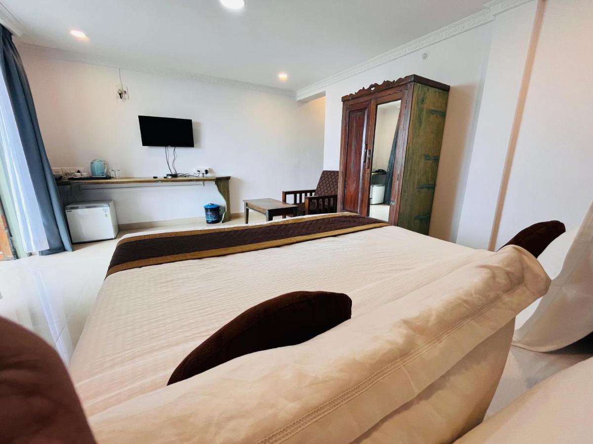 Nagas Hotel Satyavati Morjim Zewnętrze zdjęcie