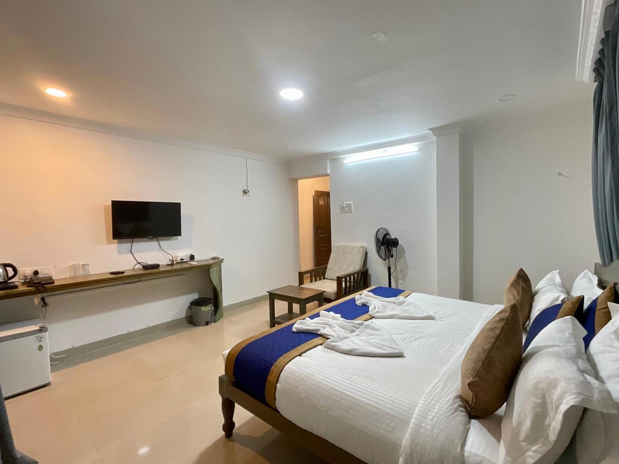 Nagas Hotel Satyavati Morjim Zewnętrze zdjęcie