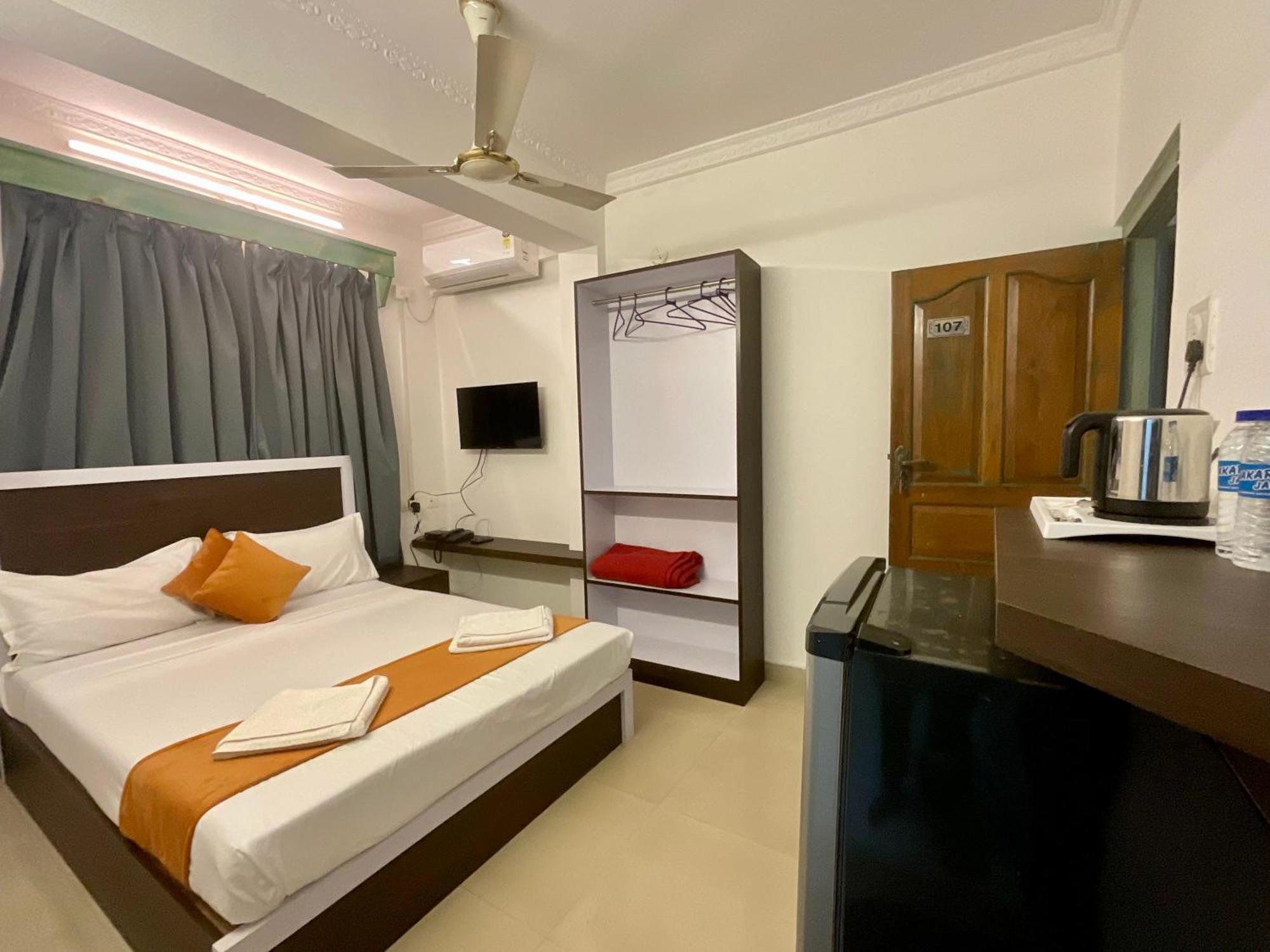 Nagas Hotel Satyavati Morjim Zewnętrze zdjęcie