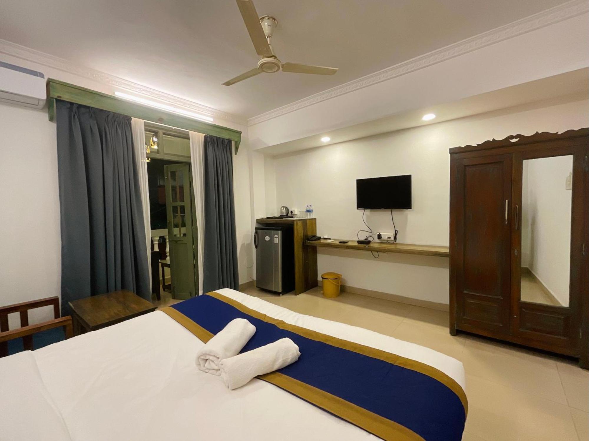 Nagas Hotel Satyavati Morjim Zewnętrze zdjęcie